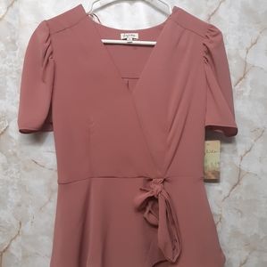 Lily white blouse size small NWT half Sleeve pink/peach v-neck
